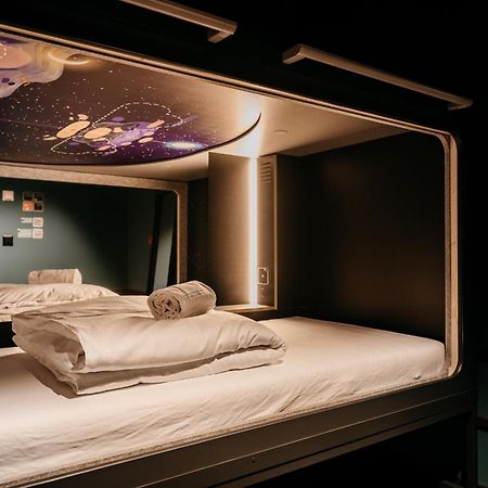 Capsule Hotel - Lucerne Old Town Exteriör bild